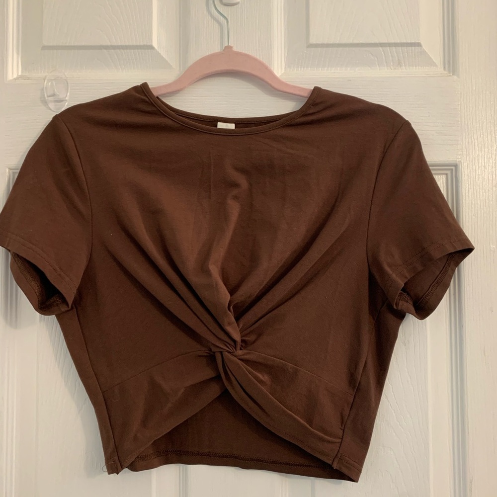 Sweaty Rocks Rich Brown Twist Front Crop Top. NWT Size large $8